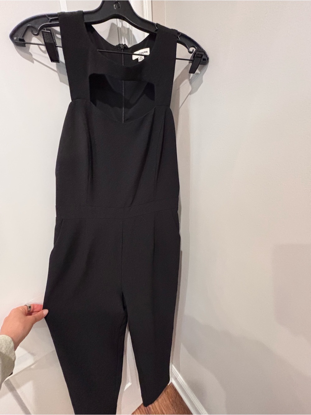 Sleek Black Sleeveless Jumpsuit with Cutout Neckline
